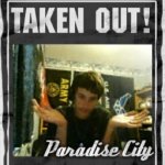 J-MAN19931625 jugando a Burnout Paradise.jpg